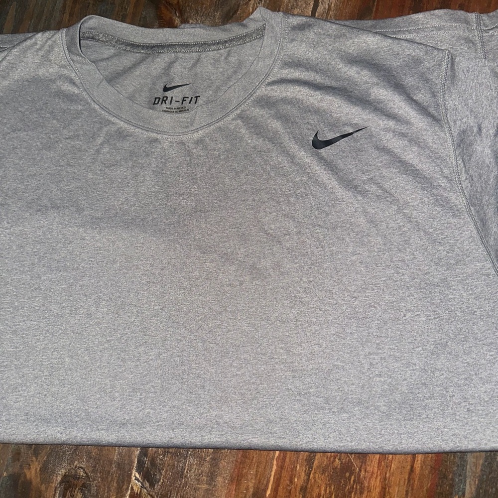 Nike Men's Short Sleeve Gray Tee